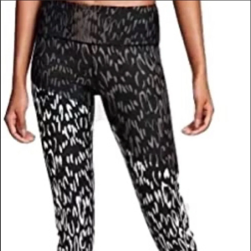 Victoria SPORT KNOCKOUT LEGGINGS
